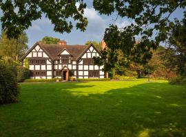 Tudor Manor and The Coach House，位于Ombersley的酒店