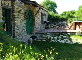 Maison Hobbit Piscine, Spa et Hammam proche des Gorges de l'Aveyron