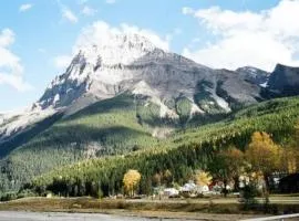 Cozy Cove Retreat Escape to Tranquility Stay in Simplicity