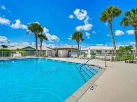 Sunny Canal-View Villa with Lanai in Sebring!