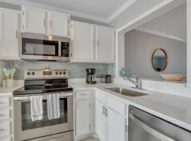The Salty Breeze - Ocean Front 1 Bedroom
