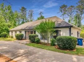 Luxury Poolside 4BR Sanctuary, Sleeps 8