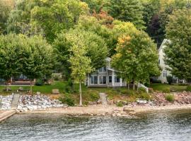 Shelburne Bay Retreat Modern 3BR Lakefront Views，位于南伯灵顿的酒店