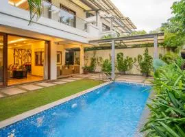 ELIVAAS 4 BHK with Pvt & Outdoor Sitting Area - Anasa