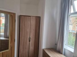 Lekki Luxury Apartment with 3 Bedrooms，位于Iwaye的酒店