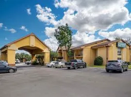 NRG公园医疗中心优质套房酒店