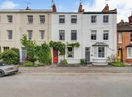 Elegant 3 Bed Townhouse