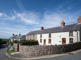 The Cross - 4 Bedroom Cottage - Llangennith，位于兰根尼斯的酒店