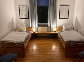 Pension FAULPELZ - Zweibettzimmer Gemeinschaftsbad