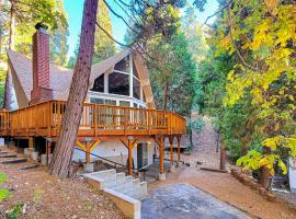 Pinecrest Paradise，位于Crestline的酒店