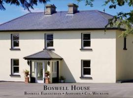 Period country house set within equestrian centre，位于Ashford的酒店