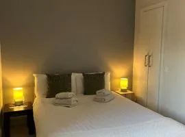 Apt 9 Modern holiday home on Equestrian Centre