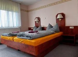 Pension FAULPELZ - Doppelzimmer mit Bad