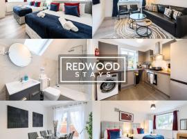 SPACIOUS 3 bed 2 bath House in Aldershot, FREE PARKING By REDWOOD STAYS，位于奥尔德肖特的酒店