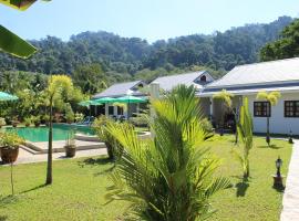 Villa Colina Khao Lak Rooms and Bungalows - Adults Only，位于蔻立的旅馆