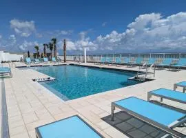Holiday Inn Express & Suites Oceanfront Daytona Beach Shores by IHG