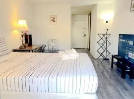 Super bedroom with private bathroom 5