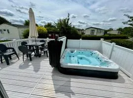 Paws Lodge, Hot Tub, Pet Friendly