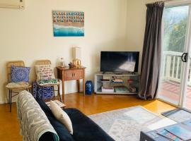 Phillip Island Central Cowes Pet Friendly Wifi Linen Towels Included Beach House，位于卡尔斯的酒店