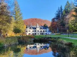 Újhuta Kastélyszálló