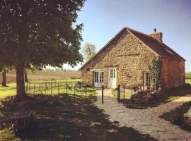 Cozy gîte in the French countryside，位于Mantilly的酒店