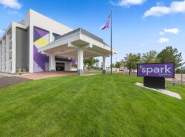 Spark by Hilton Colorado Springs I 25 Central，位于科罗拉多斯普林斯的酒店