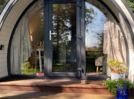 Kildare countryside pods，位于基尔代尔的酒店