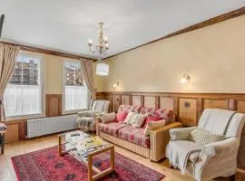 15A St Giles with parking