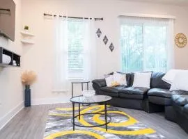 Cozy Retreat near Spectrum center and BofA Stadium with Free Parking & Wi-Fi