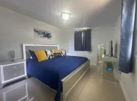 Relaxing Studio Getaway w BBQ, Patio and Parking