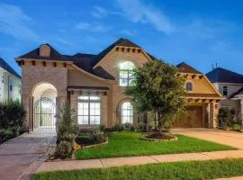 Opulent Lakefront Retreat in Gated Golf Community