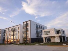 Departamento Ejecutivo cerca de BJX，位于Santa Gertrudis的酒店