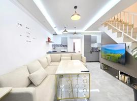 Lux Khibeesi Moods 3BR Villa，位于艾恩的酒店