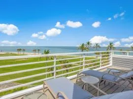 1640 Lands End condo