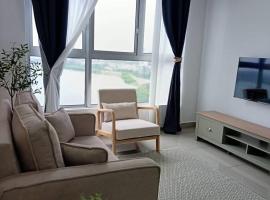 TheBreezy - LBS SKYLAKE RESIDENCE，位于普崇的酒店