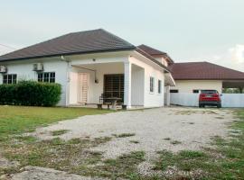 Kundang Villa @ Tasik Biru - 3 Bedrooms Bungalow，位于万挠的酒店