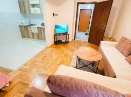 Strumica Studio Apartment Near the City Park -Late check in available-