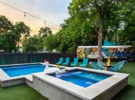 Pool Hot Tub School Bus - Downtown 5 min drive