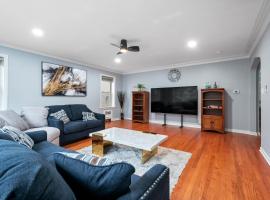 Chic & Spacious 3-Bedroom Condo-Just 10 Minutes from Downtown Chicago
