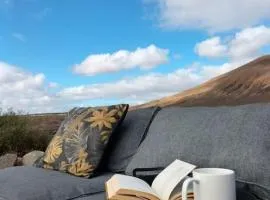 Apartment - Coastal Comfort with Outdoor Lounge - wifi
