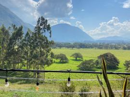 Cabaña1 con hermosa vista al valle，位于奥克萨潘帕的露营地