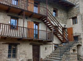 Alte terre lab&room，位于San Damiano Macra的酒店