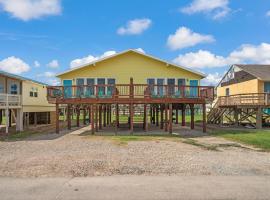 Oceanfront 2BR Cottage w Sunsets Views Comfy and Pet and Family Friendly，位于自由港的酒店