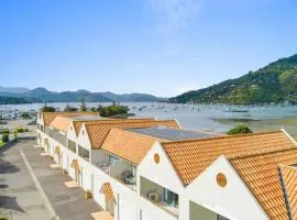 Unit 8 Waterfront Holiday Home