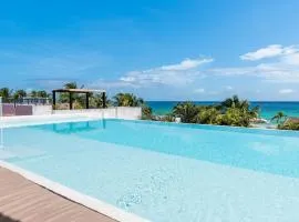 Sixteen bedrooms villa in Playa del Carmen