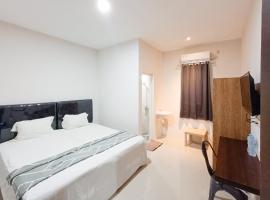 Happy Family Homestay Jember Mitra RedDoorz，位于任抹的酒店