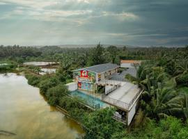 DownTown Arambol - The River Side Hostel，位于阿姆波尔的酒店