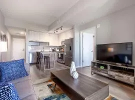 Modern Apt with Luxury Amenities