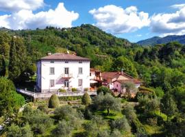 贝维德雷别墅酒店，位于皮耶韦福斯切纳的酒店