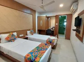 Mor Hotel Park Resort - Near Railway Station-Best Selling & Best Choice of Travellers